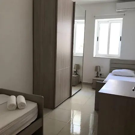 Don Mikiel Rua 3 * Sliema